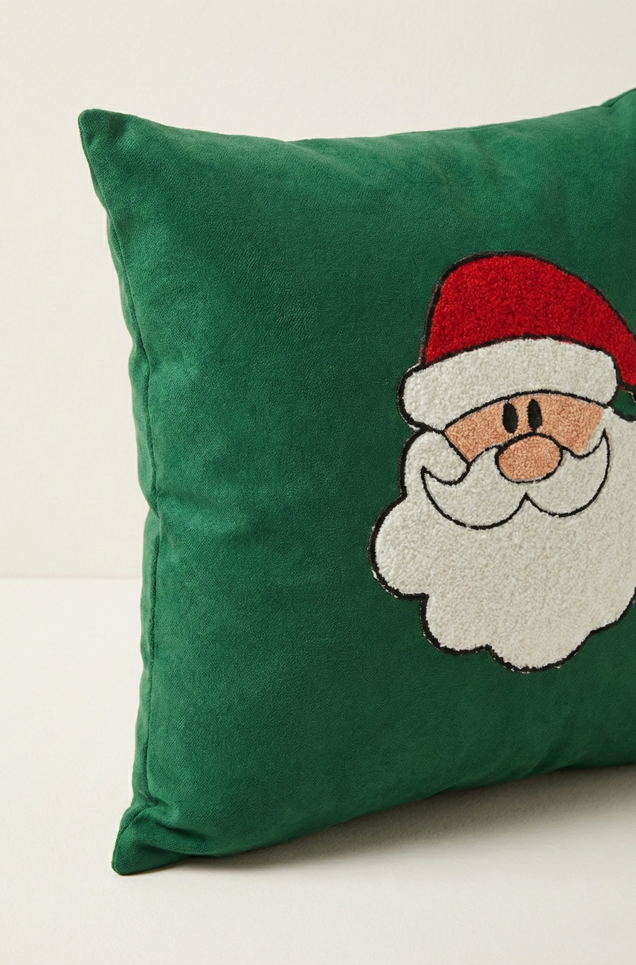 Yılbaşı Desenli Nakış İşlemeli Kırlent Kılıfı - Noel Baba