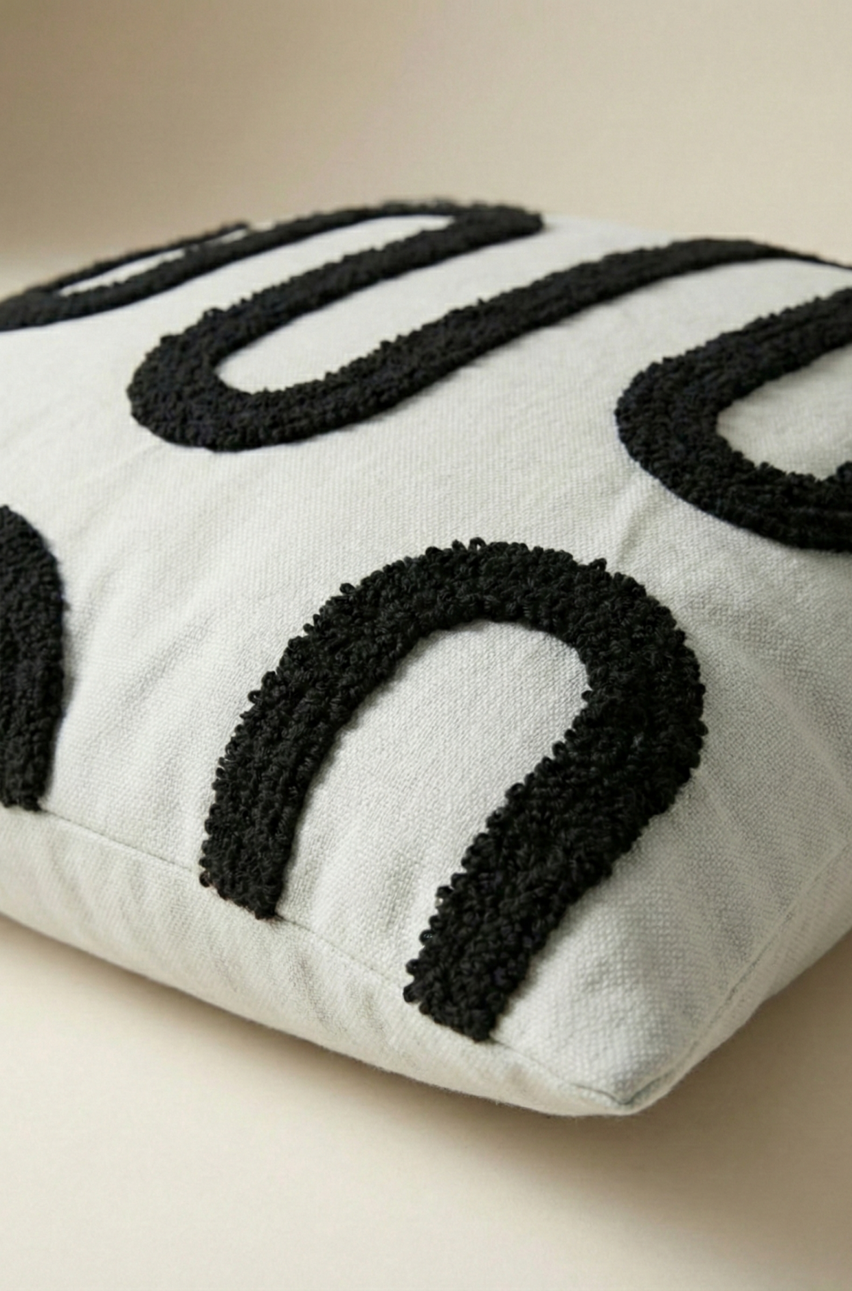 Nakış İşlemeli Kırlent Kılıfı - Geometrik Gri