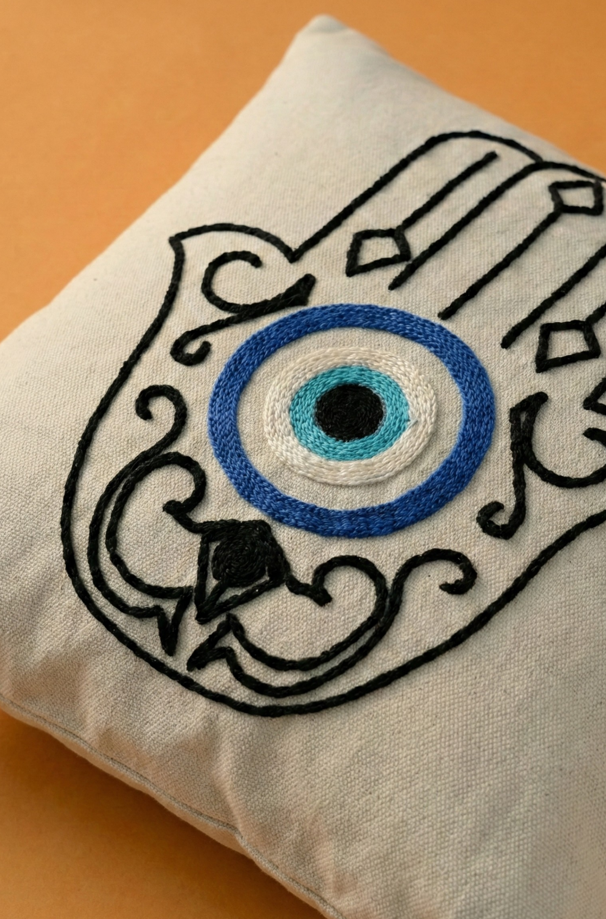 Nakış İşlemeli Kırlent Kılıfı - Nazar Desenli