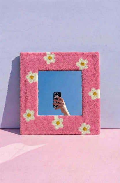 Nakış Detaylı Dekoratif Ayna - Papatya Pembe