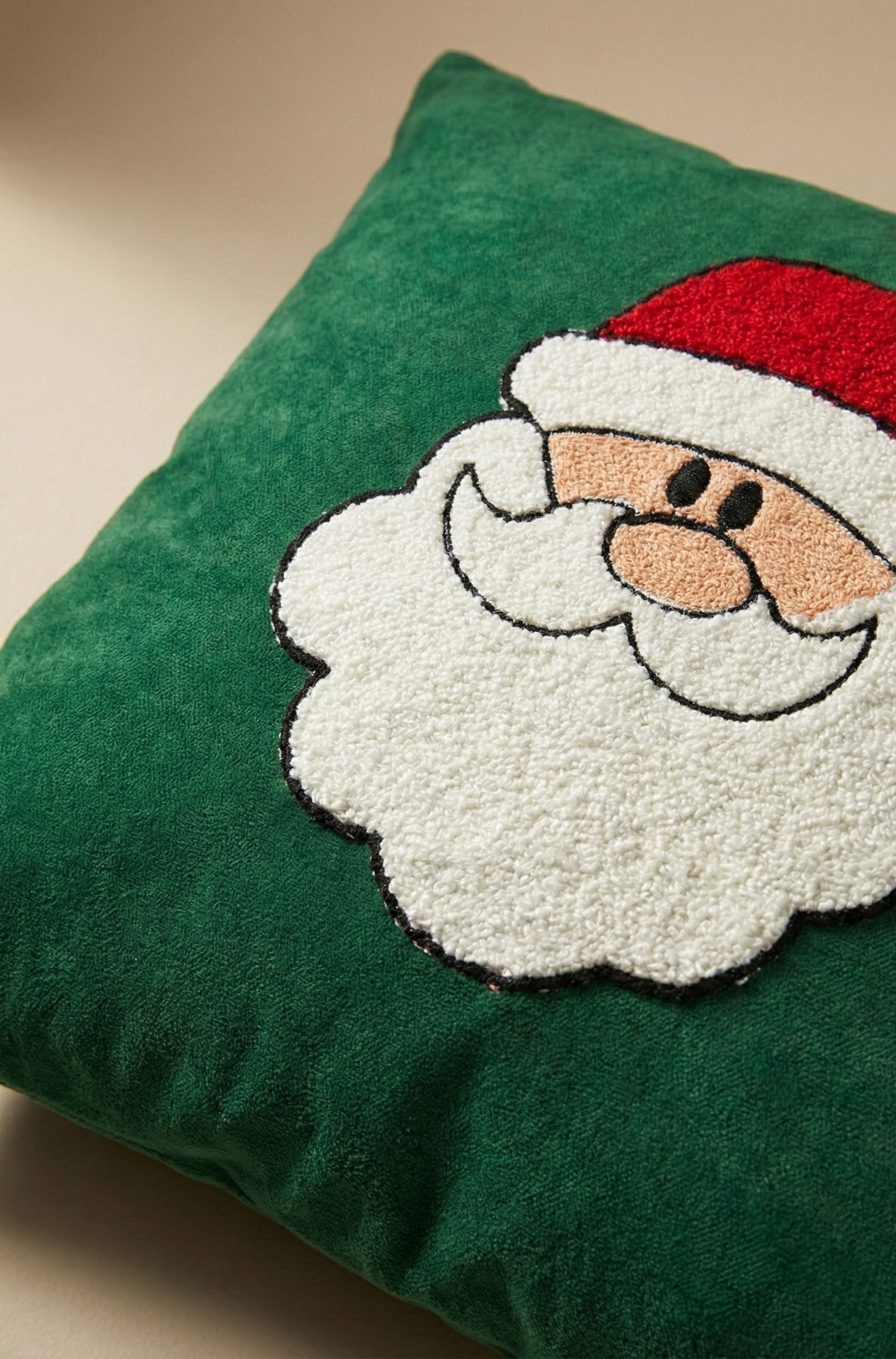 Yılbaşı Desenli Nakış İşlemeli Kırlent Kılıfı - Noel Baba