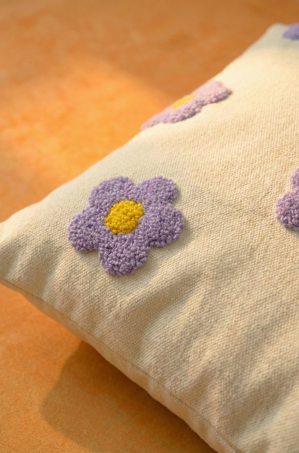 Nakış İşlemeli Kırlent Kılıfı - Papatya Desenli Mor