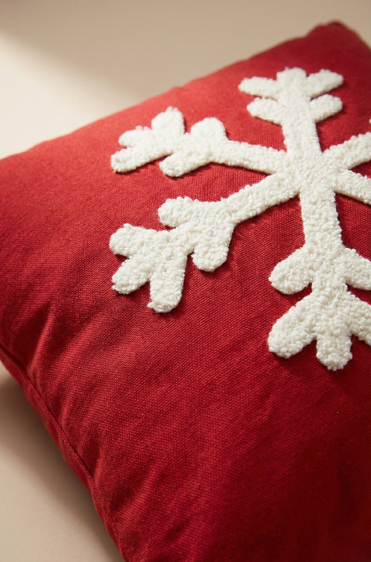 Yılbaşı Desenli Nakış İşlemeli Kırlent Kılıfı - Noel Kar