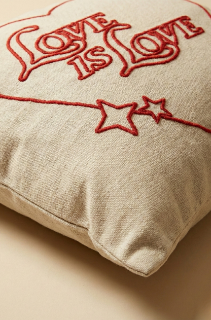 Sevgililer Günü Nakış İşlemeli Kırlent Kılıfı - Love is Love