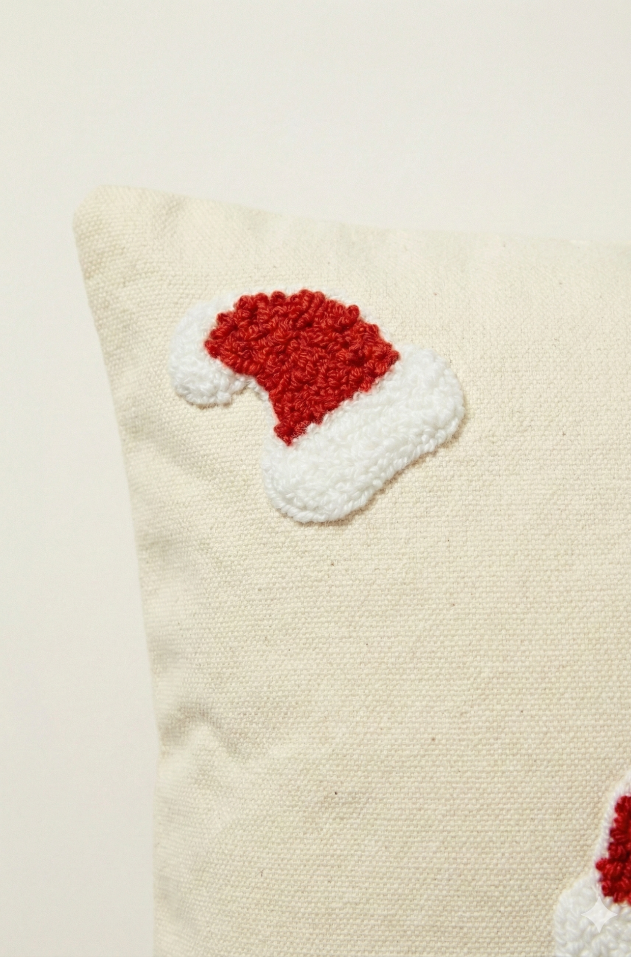 Yılbaşı Desenli Nakış İşlemeli Kırlent Kılıfı - Noel Şapka