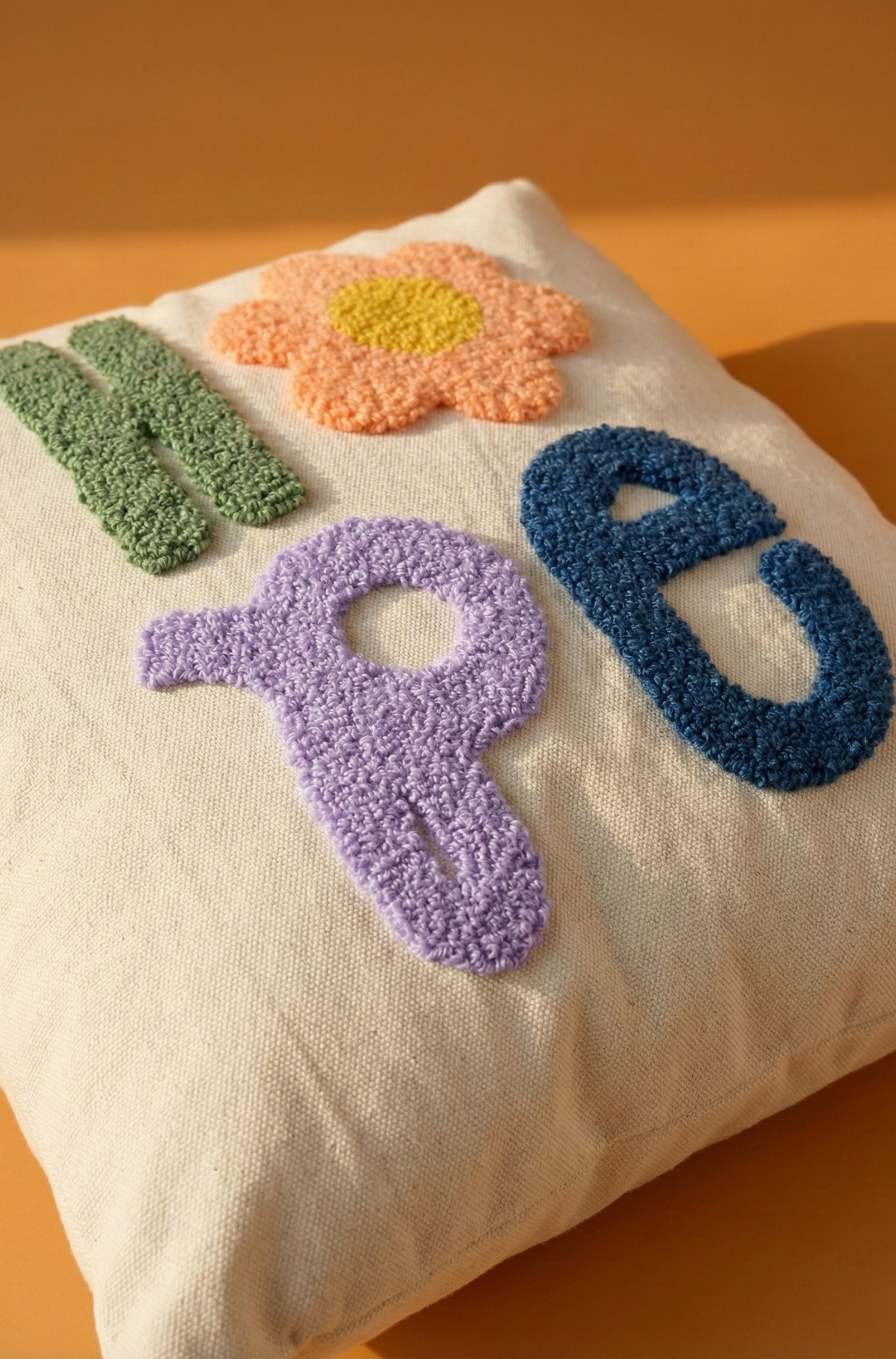 Nakış İşlemeli Kırlent Kılıfı - Hope Desenli