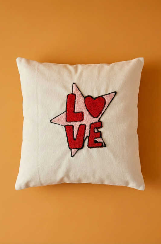 Nakış İşlemeli Kırlent Kılıfı - Love Desenli