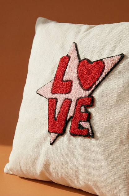 Nakış İşlemeli Kırlent Kılıfı - Love Desenli