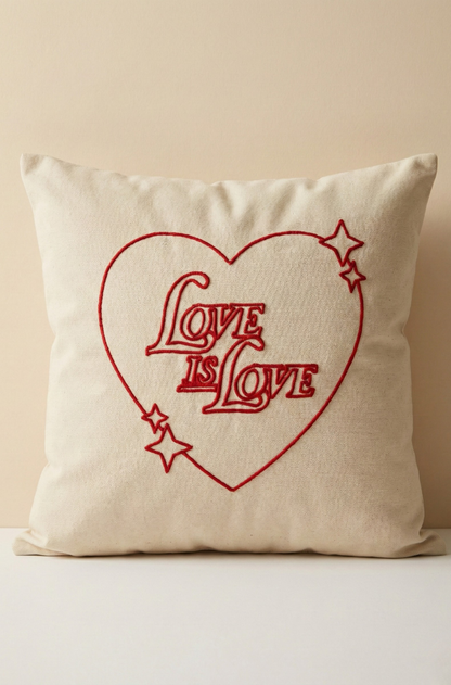 Sevgililer Günü Nakış İşlemeli Kırlent Kılıfı - Love is Love