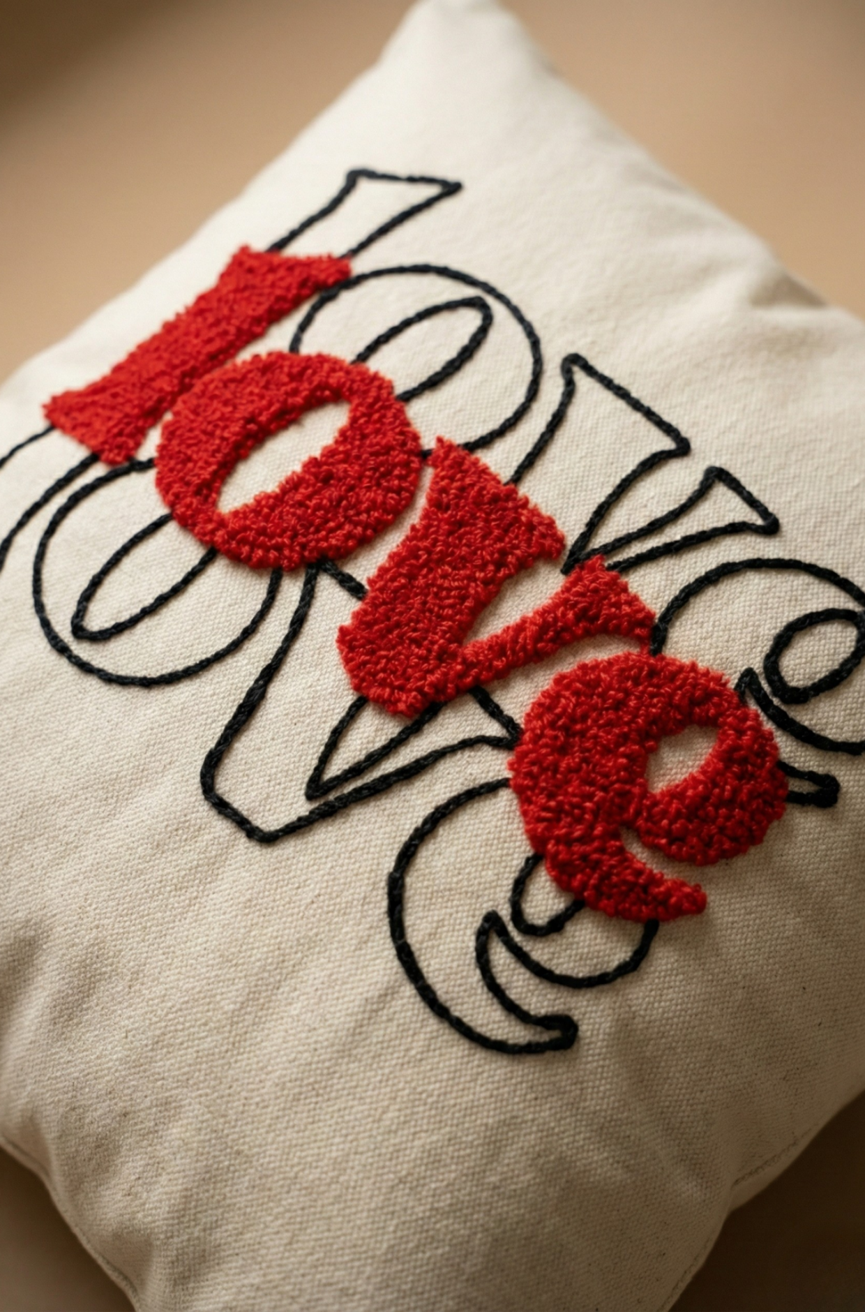 Sevgililer Günü Nakış İşlemeli Kırlent Kılıfı - Love Kırmızı