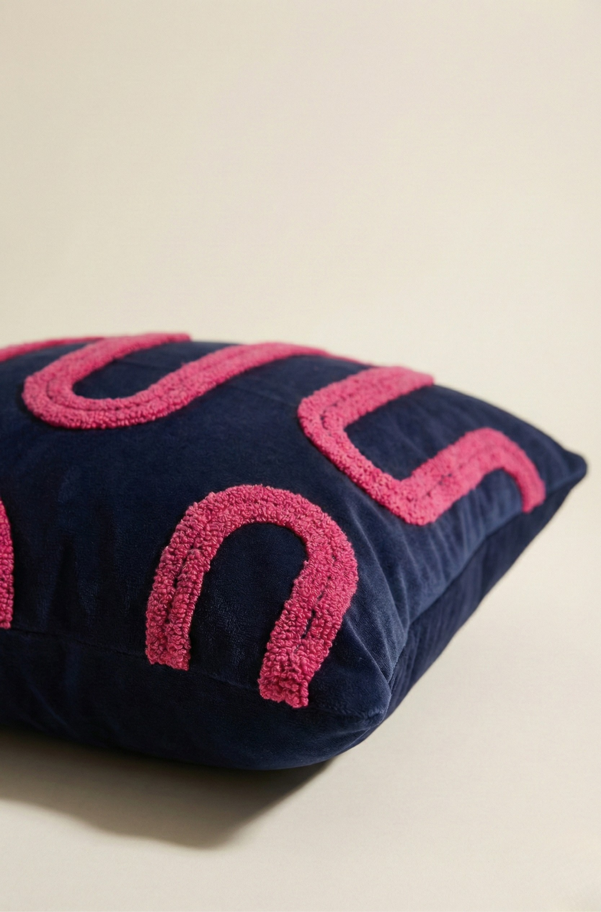 Nakış İşlemeli Kırlent Kılıfı - Geometrik Lacivert