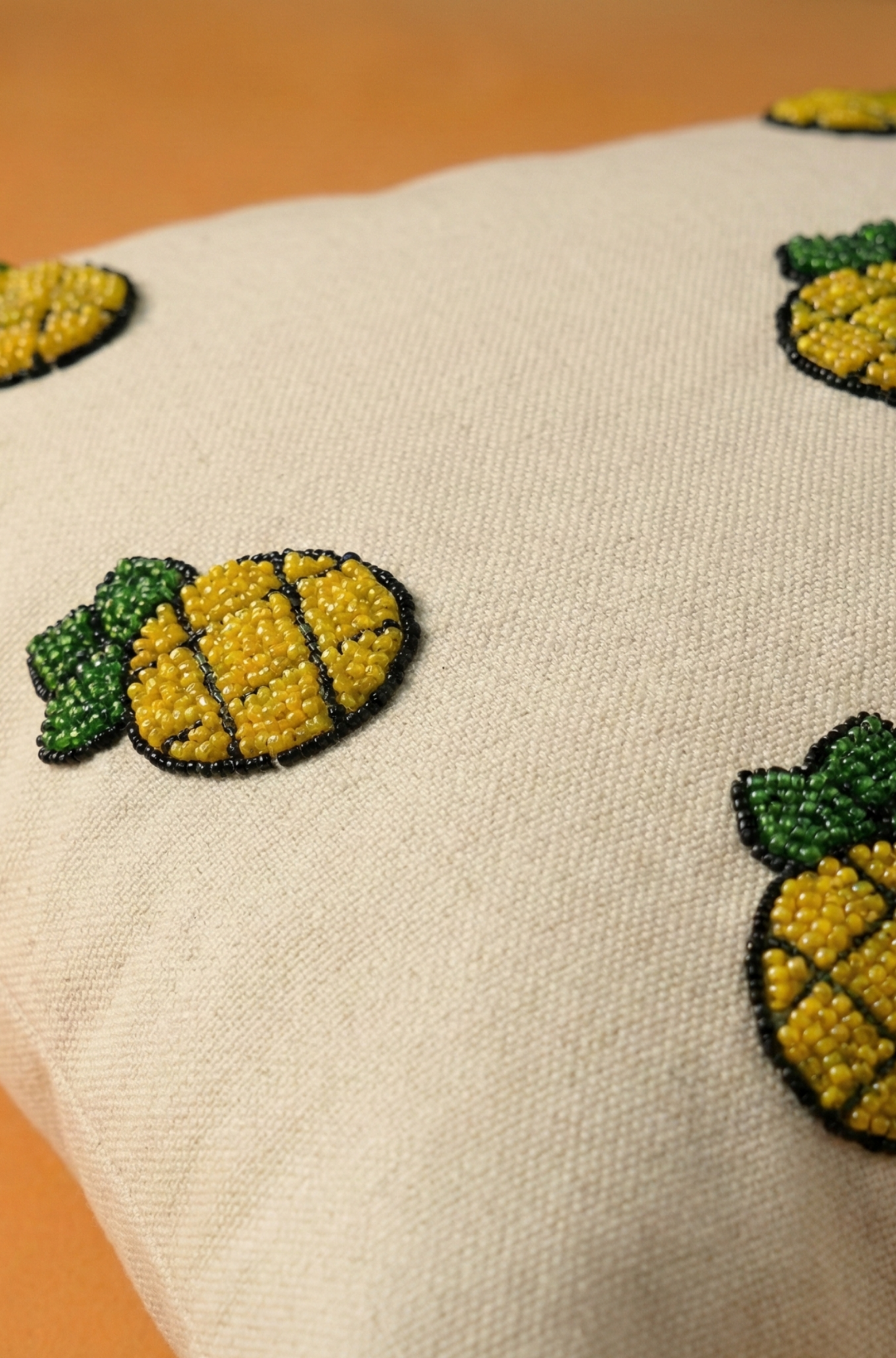 Nakış İşlemeli Kırlent Kılıfı - Ananas Desenli