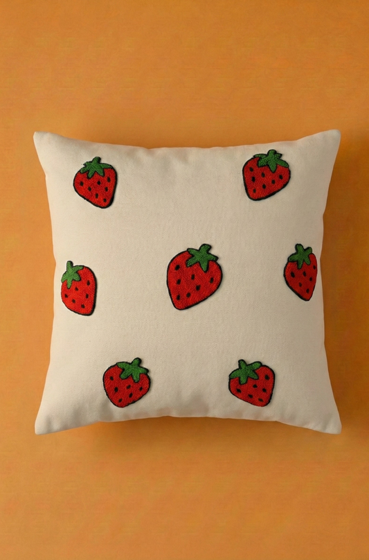 Nakış İşlemeli Kırlent Kılıfı - Çilek Desenli