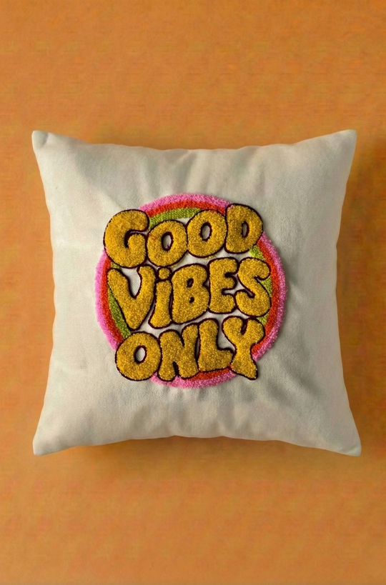 Nakış İşlemeli Kırlent Kılıfı - Good Vibes Only