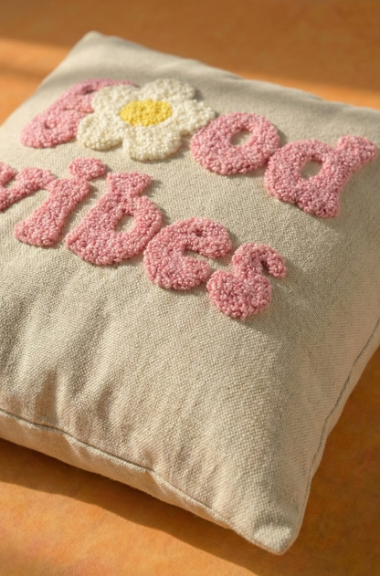 Nakış İşlemeli Kırlent Kılıfı - Good Vibes Pembe