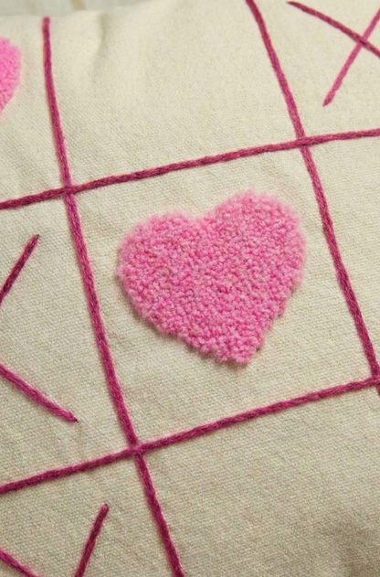 Sevgililer Günü Nakış İşlemeli Kırlent Kılıfı - Dama Pembe