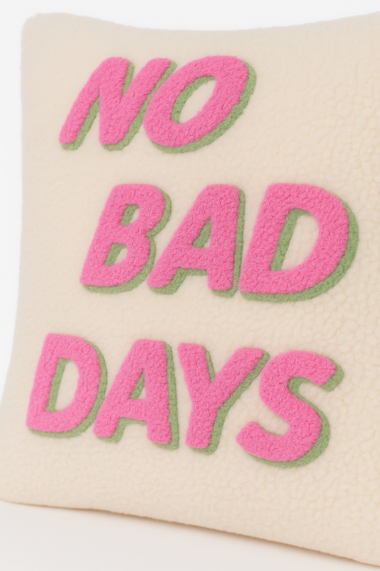No Bad Days Yazılı Desenli Welsoft Punch Yastık Kırlent Kılıfı