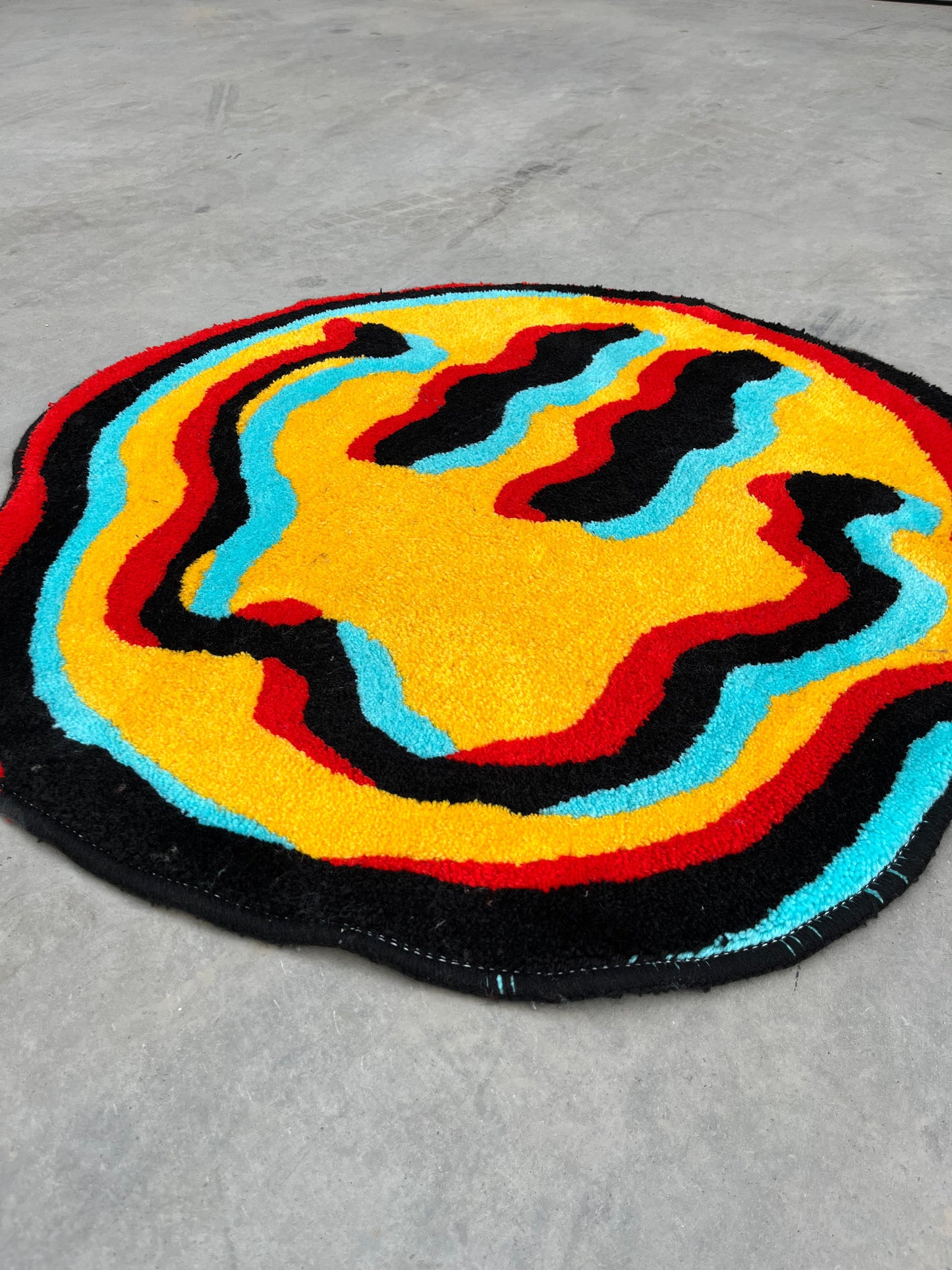 El Yapımı Neon Smile Tufting Halı